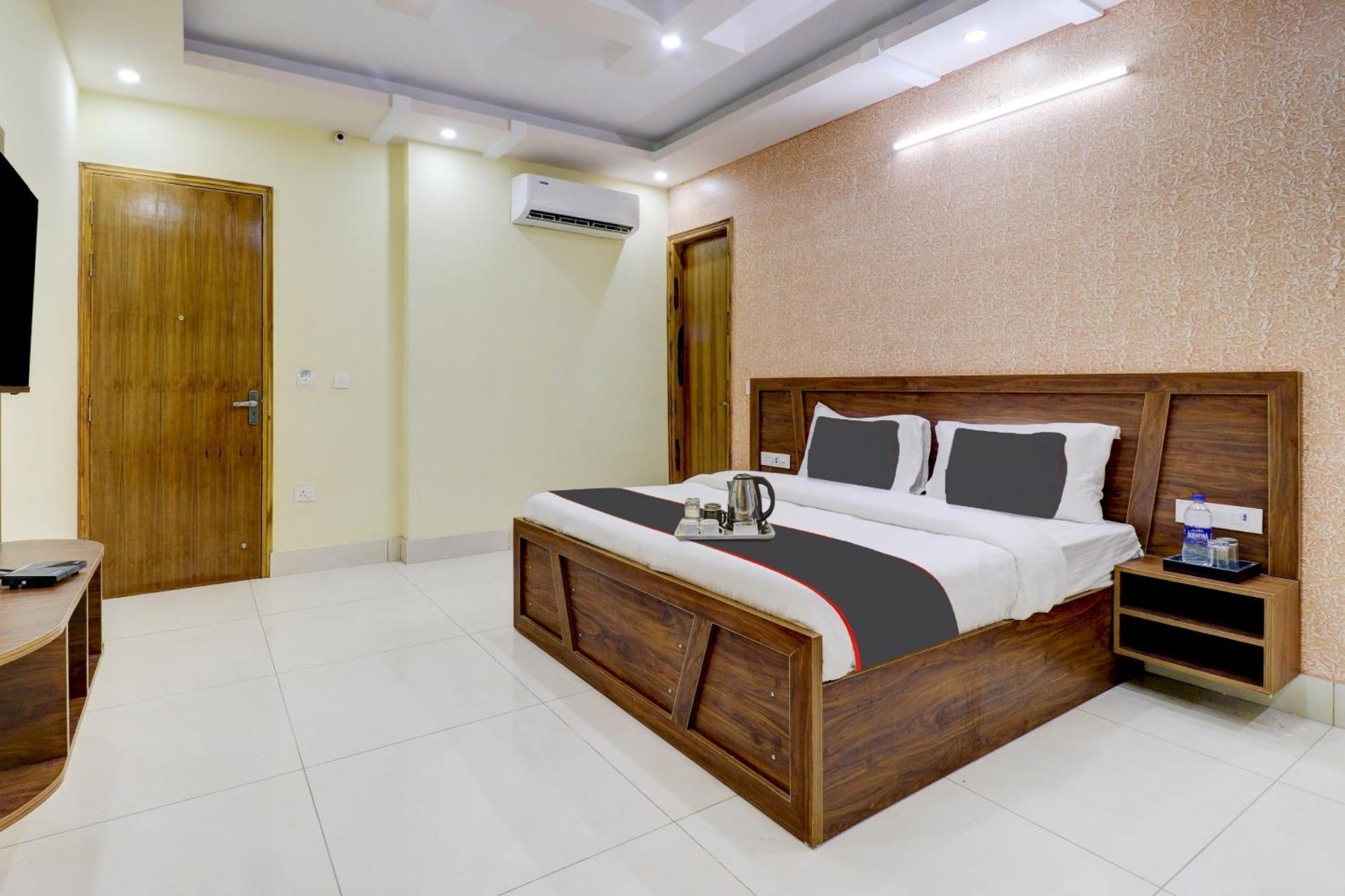 Super Capital O Crestwood Inn Dehradun Eksteriør bilde