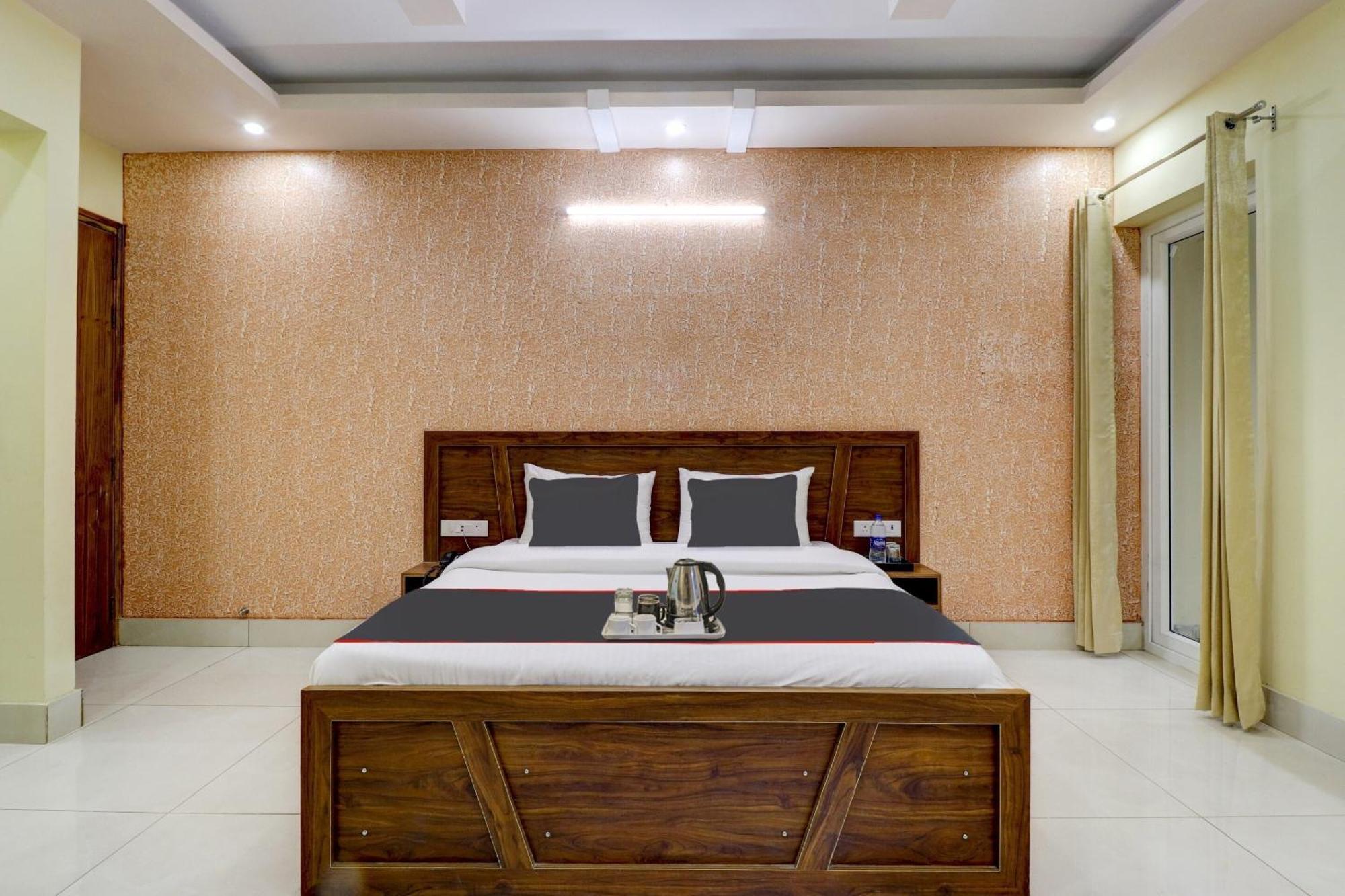 Super Capital O Crestwood Inn Dehradun Eksteriør bilde