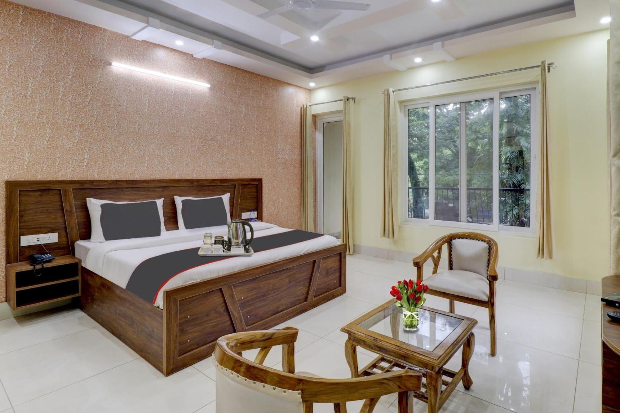 Super Capital O Crestwood Inn Dehradun Eksteriør bilde