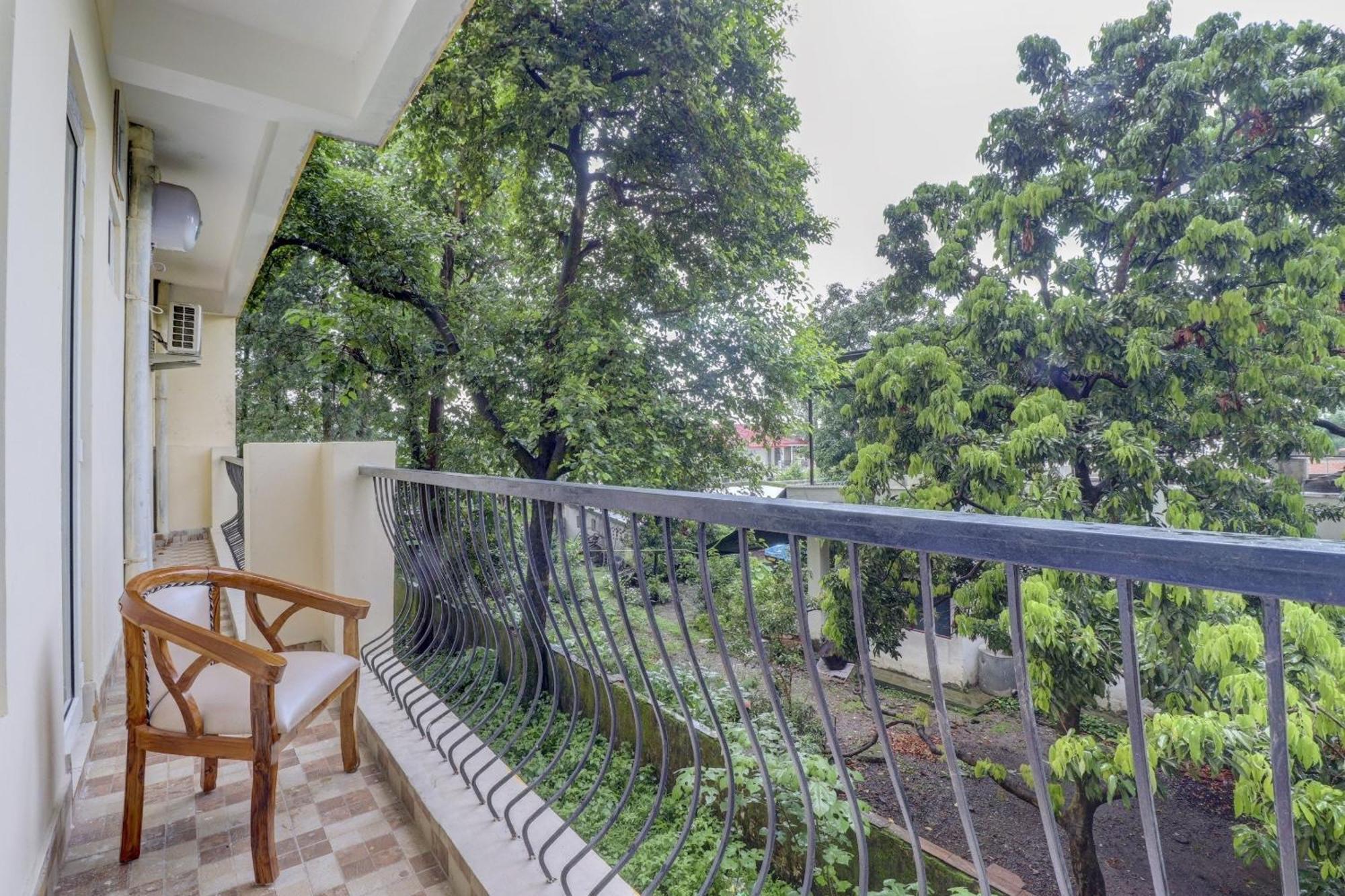 Super Capital O Crestwood Inn Dehradun Eksteriør bilde