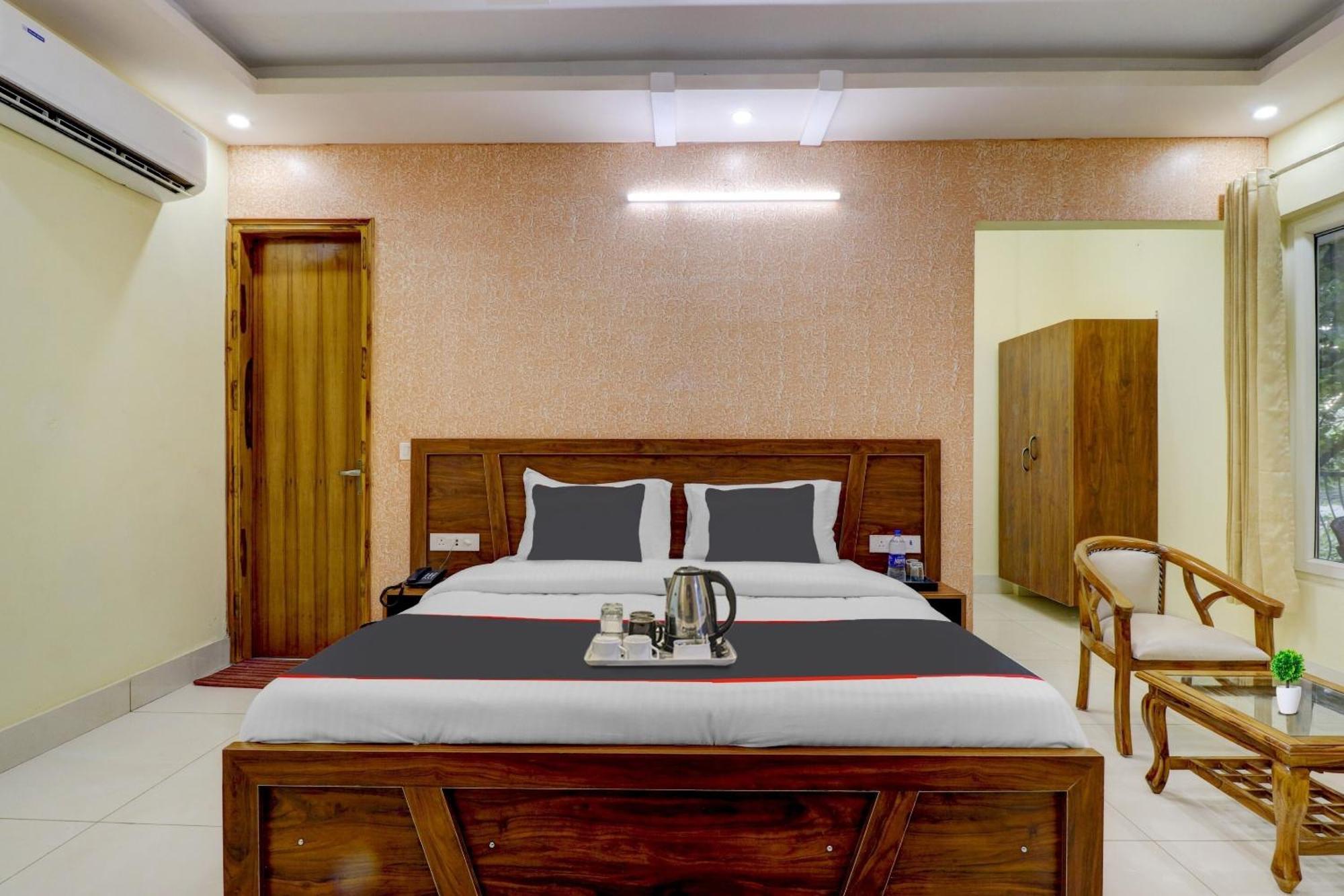 Super Capital O Crestwood Inn Dehradun Eksteriør bilde